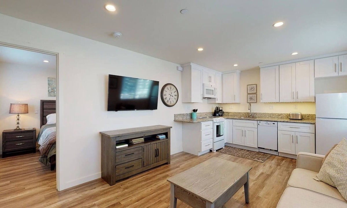 Morena Apartment | The Nook of Silver Terrace, near USD & Old Town.