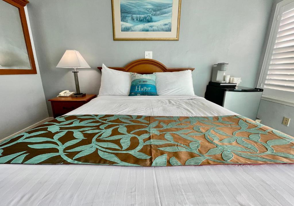 Shell Beach Hotel | The Palomar Inn