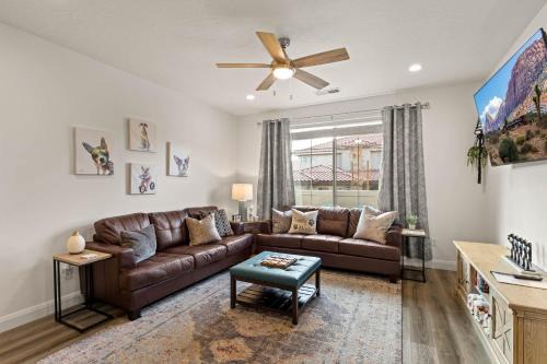 Washington House | The Pet Palace 3br25ba Ev-ready