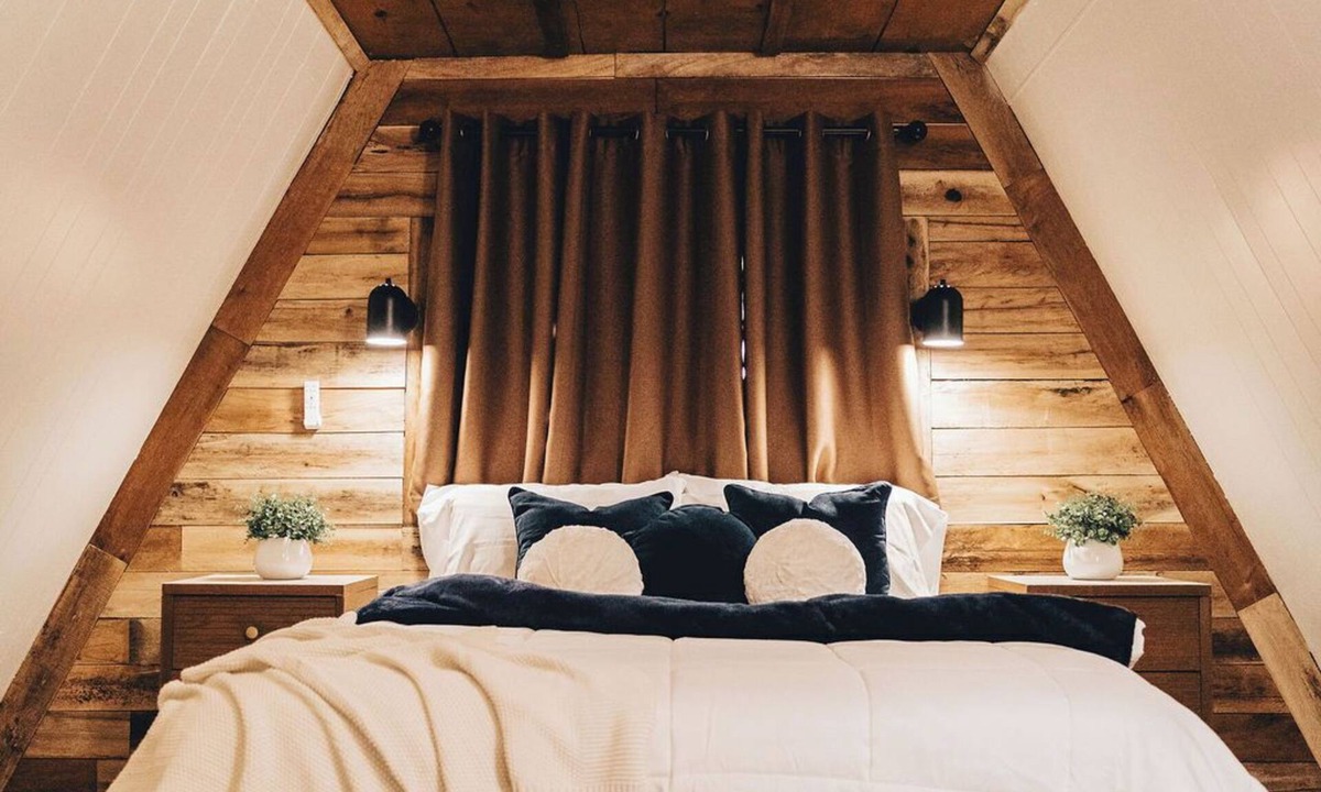 Perrysville House | The Rustic Triangle A-Frame with Hot Tub