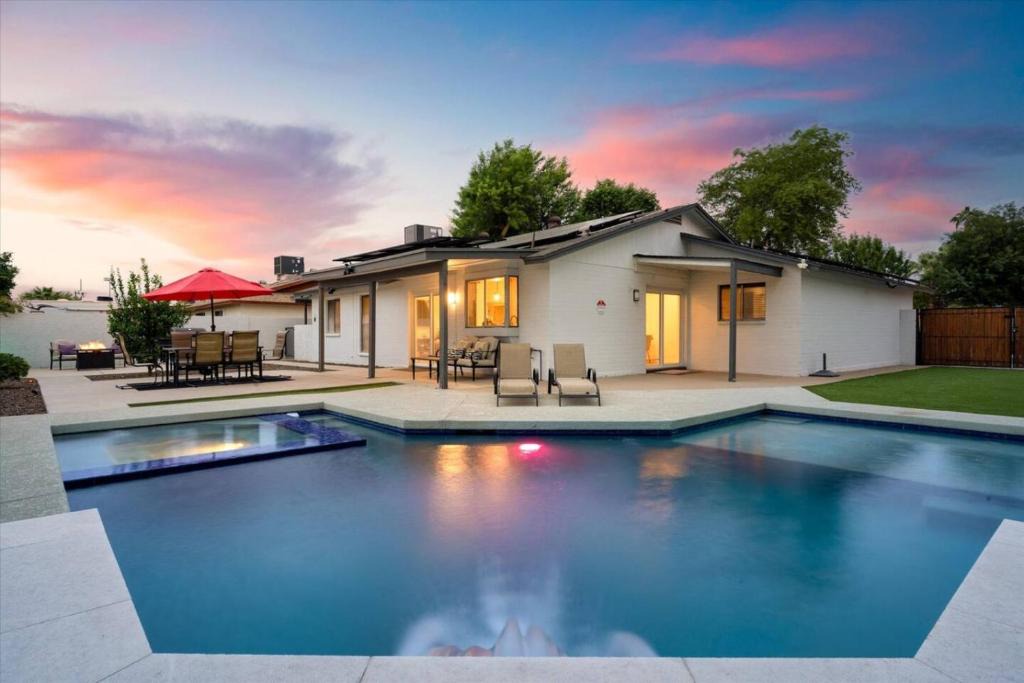 La Paz At Desert Springs House | The Sundown Sanctuary