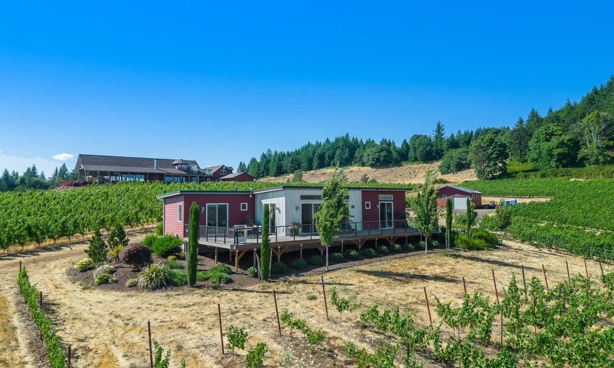 Salem House | The View House at Bryn Mawr Vineyards