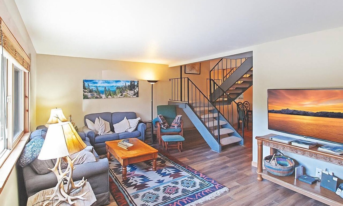 Lake Forest Condo | Thompson's Landing-3 bedroom, 2.5 bath-Remodeled with great views from deck