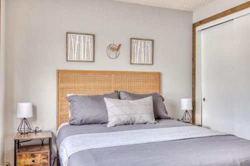 Government Camp House | Thunderhead Lodge Condo 204 - Modern Heated Pool & Games