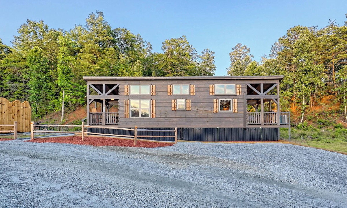 Franklin House | Tiny House Log Cabin