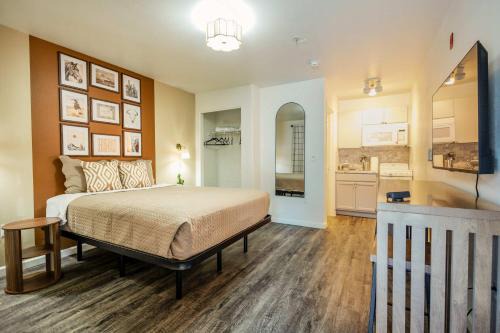 Tolleson Apartment | Tolleson Studio Retreat with Pool Access