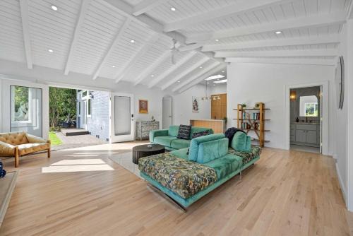 Fernwood House | Topanga Cabin with Sauna and Peloton by Colby and Conrad