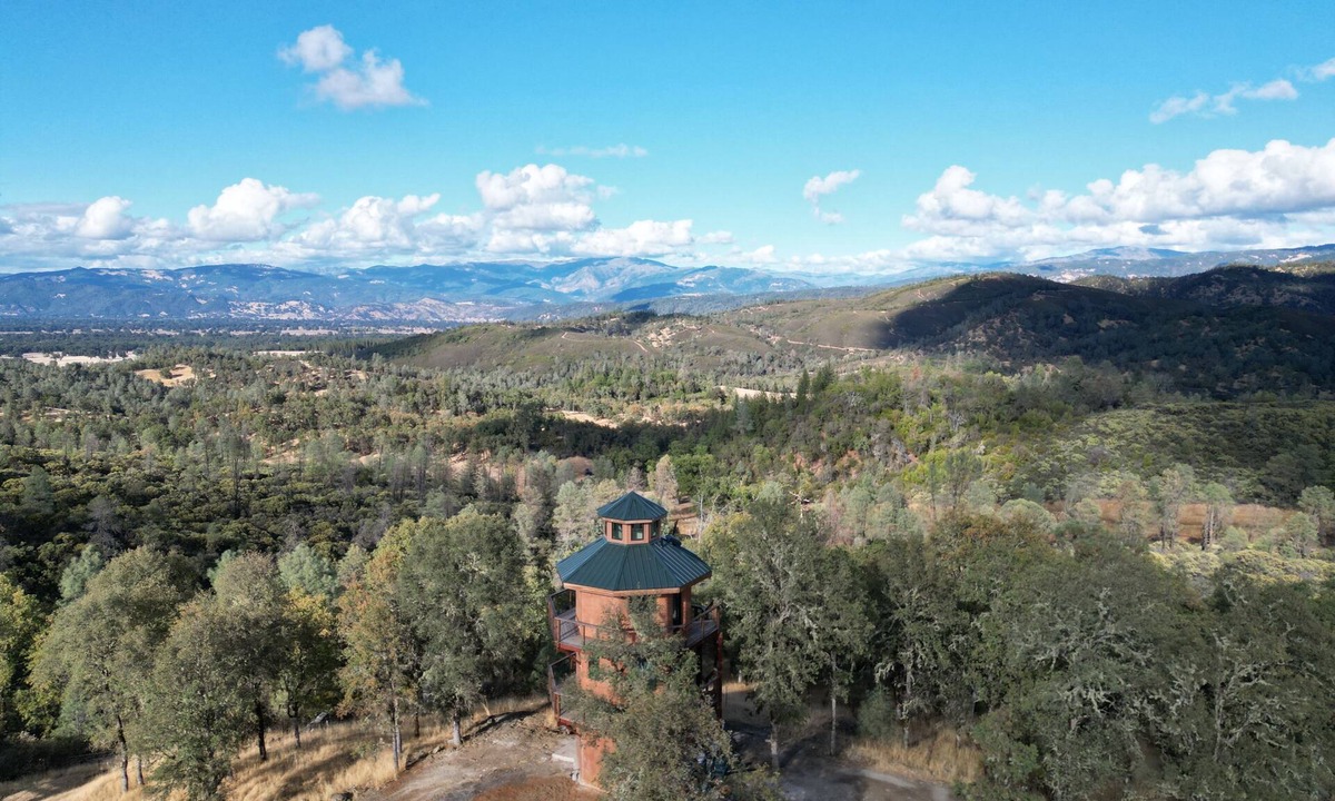 Dos Rios Apartment | Tower with panoramic views on 1500 acres