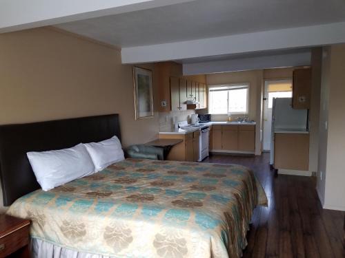 Klamath Falls Hotel | Townhouse Inn & Suites