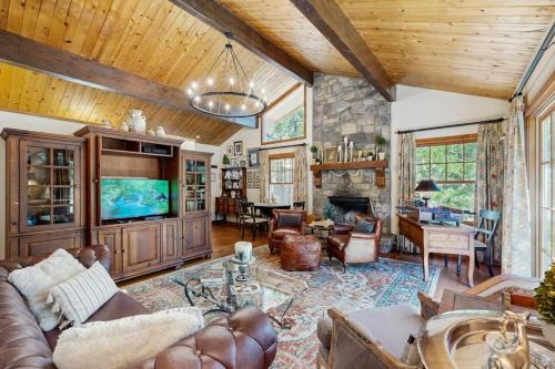 Running Springs House | Treetop Cottage