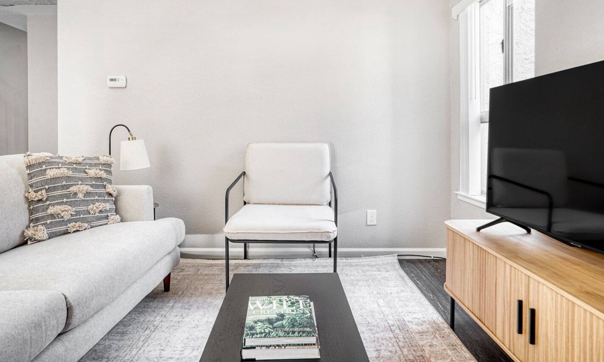 Willow Glen Apartment | Trendy San Jose Townhome w/ Pool & Gym, near highways, by Blueground