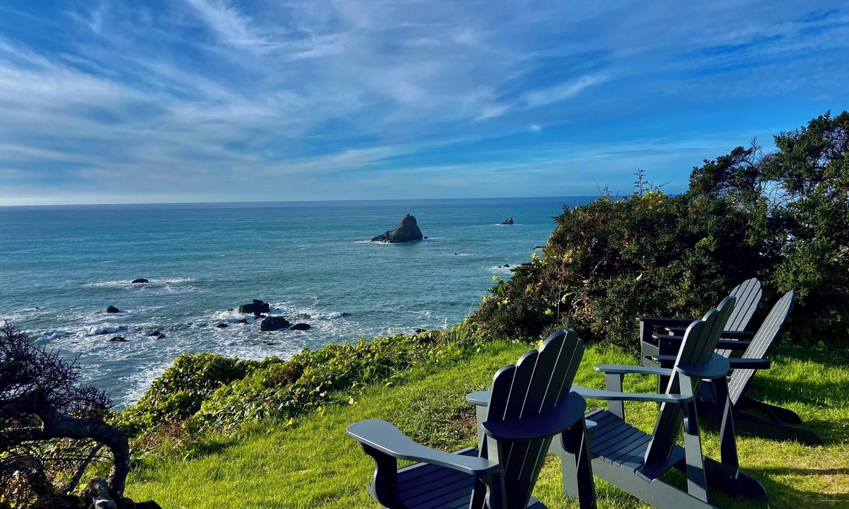 Trinidad House | Trinidad Coastal Retreat – Open Living, Panoramic Ocean Views & Stylish Comfort