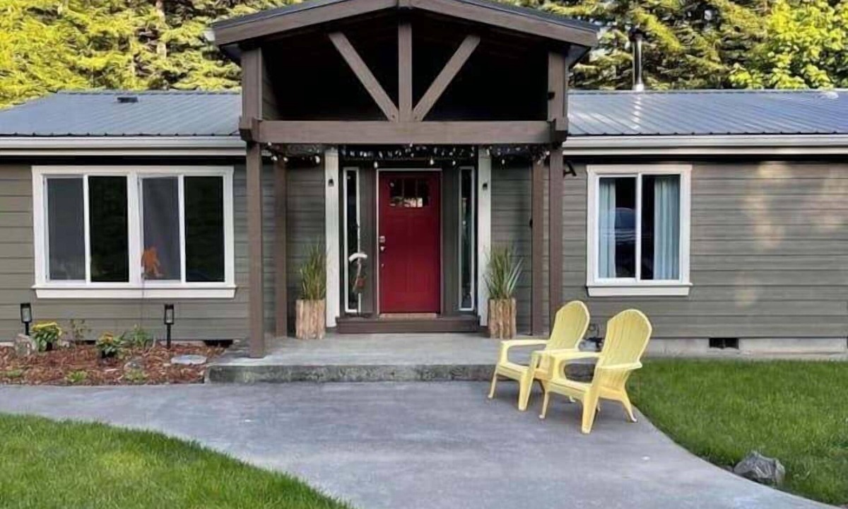 McKinleyville House | 🌲 Ultimate Group Getaway! Bigfoots Hideaway in the Heart of the Redwoods!🌲