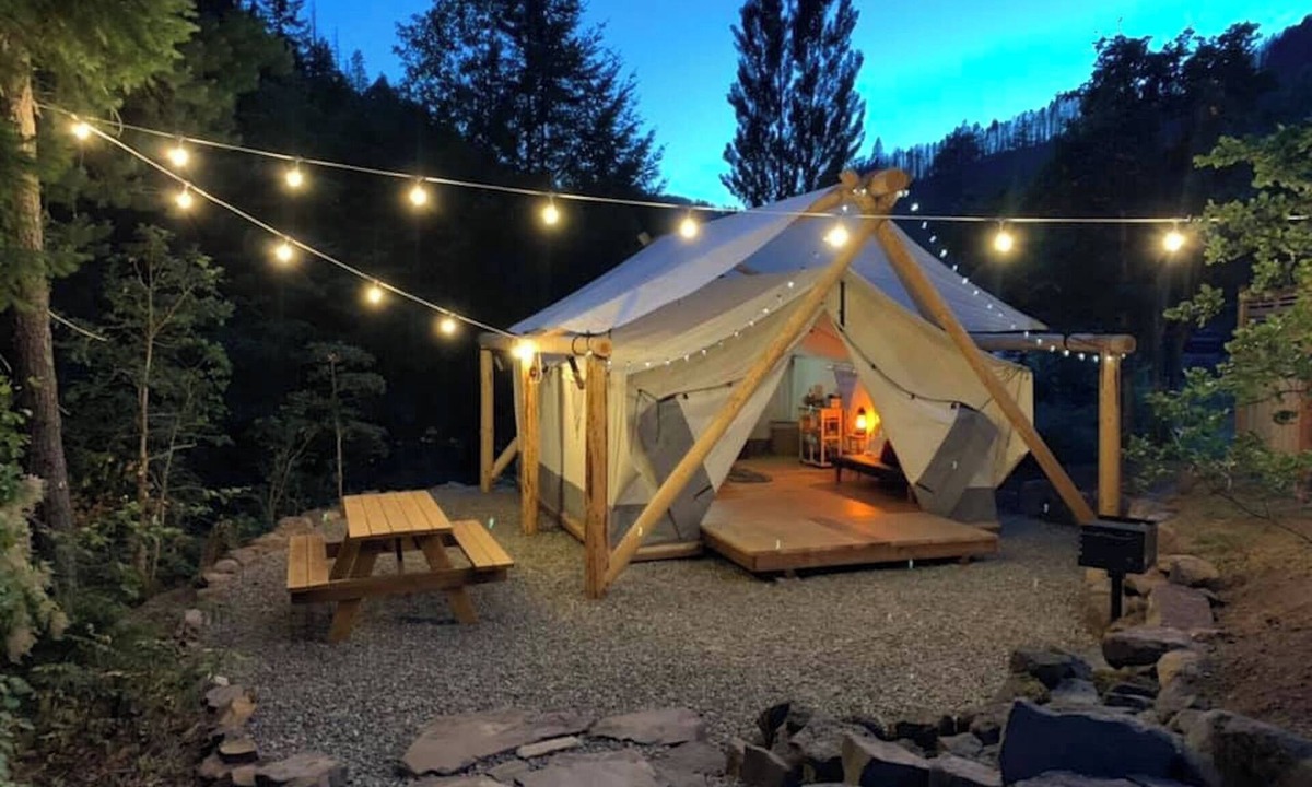Idleyld Park Cabin | Umpqua National Forest Glamping Tent Prospector - Near Crater Lake & Umpqua Hot Springs