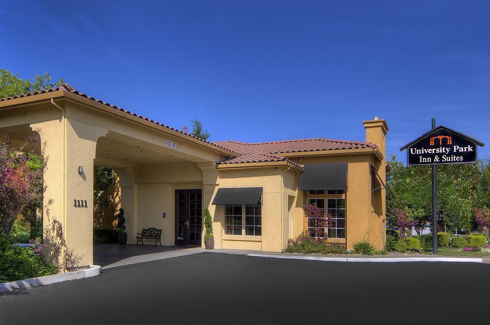 Davis Hotel | University Park Inn & Suites