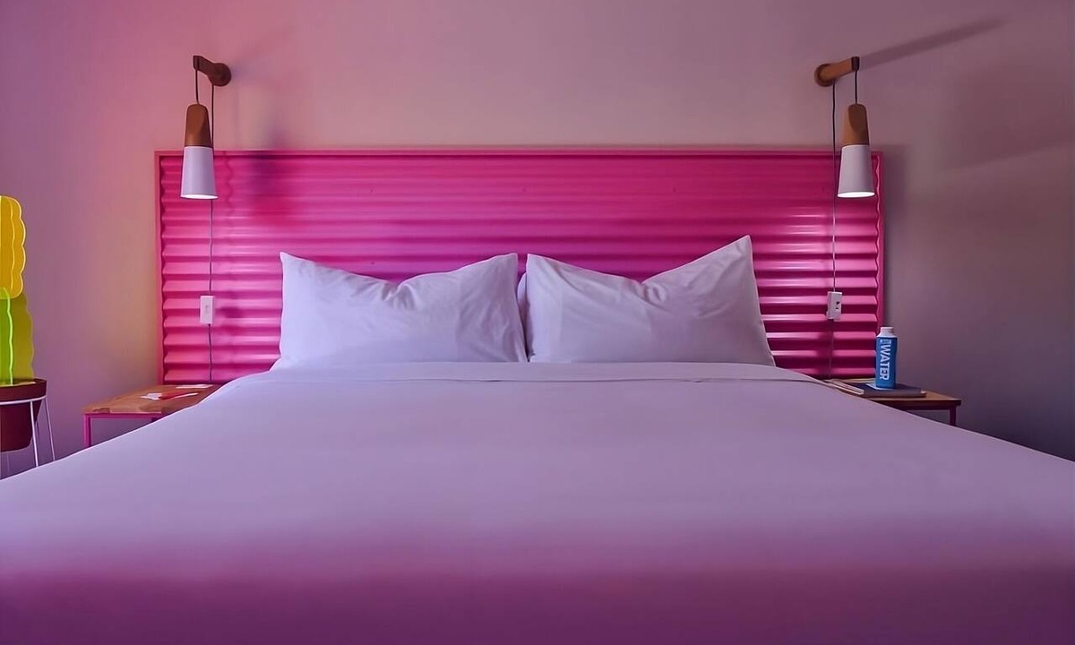 Sonora Sunrise Hotel | Unwind and Relax in Palm Springs! Mountain view, Pool, Parking Onsite!