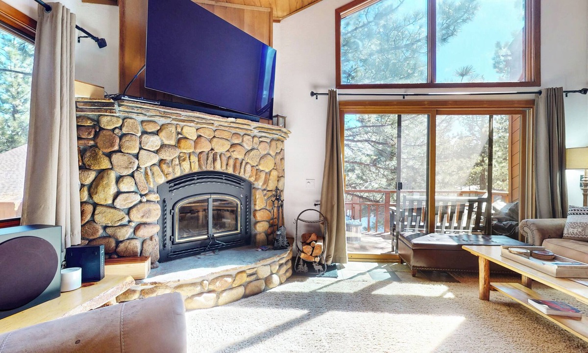 Mammoth Lakes Condo | Updated & Large, Near Golf Course! Gas Grill & Deck. Forested Quiet Location