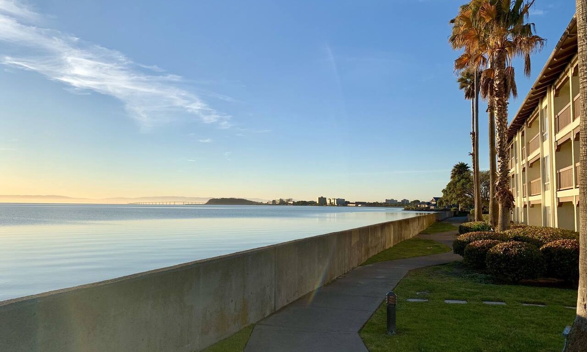 Burlingame Hotel | Vagabond Inn Executive San Francisco Airport