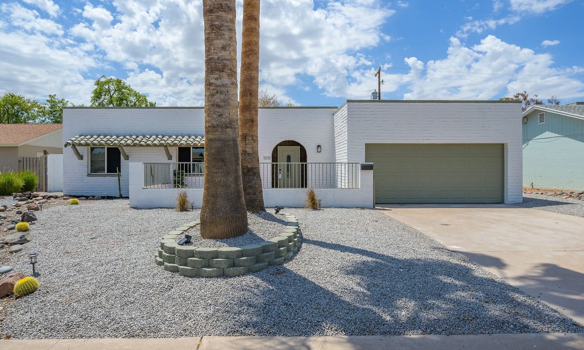 South Scottsdale House | Vibrant Urban Escape! Discover Comfort and Convenience in the Tempe Scottsdale