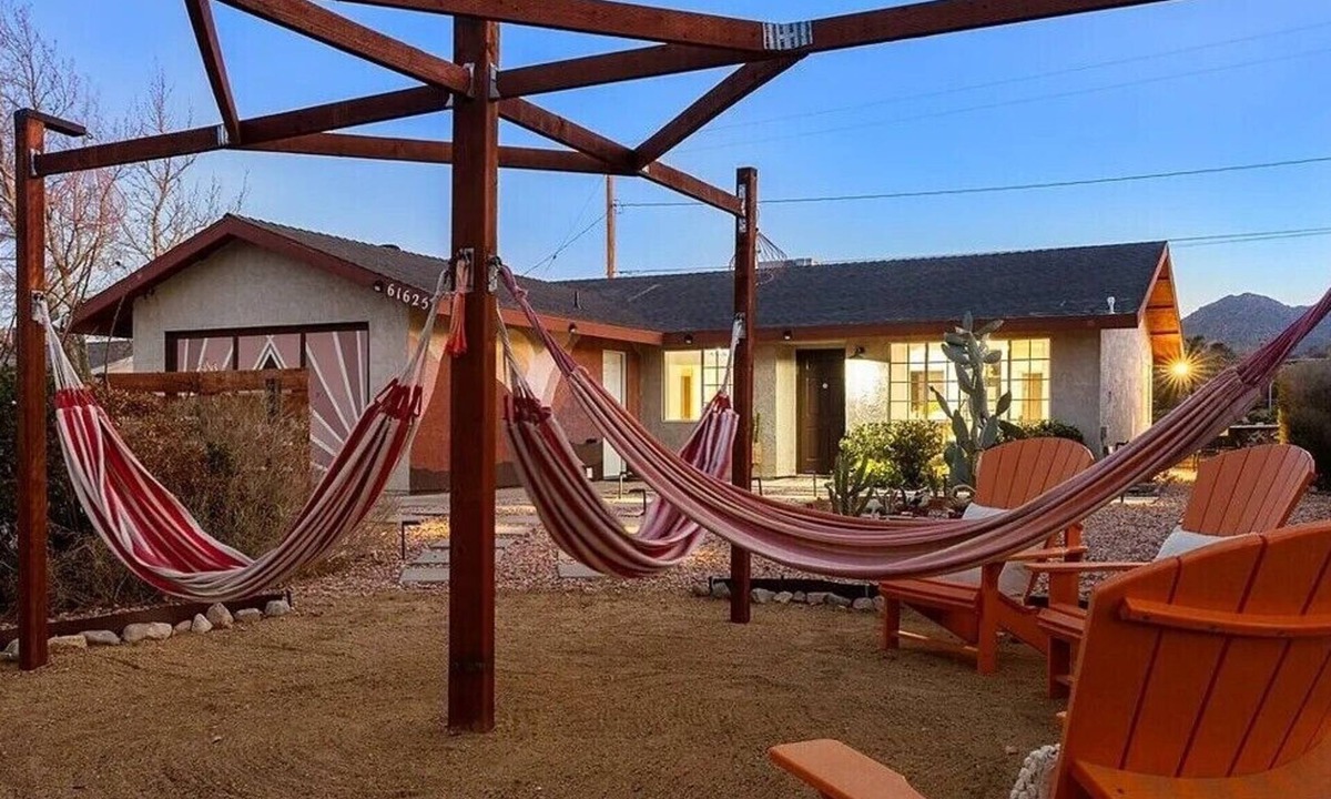 Joshua Tree House | Views, King Bd, BBQ, Fire Pit, HotTub, 5 Min from National Park
