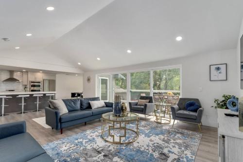 Davis House | Village Homes: Elegant Serene Retreat