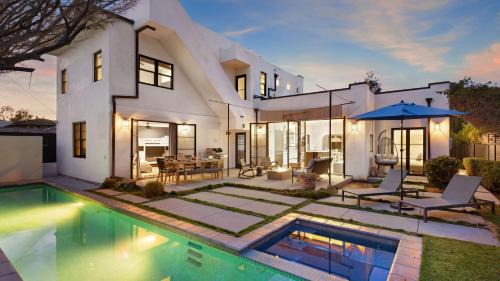 Beach Barber Tract House | Vista Del Mar by AvantStay