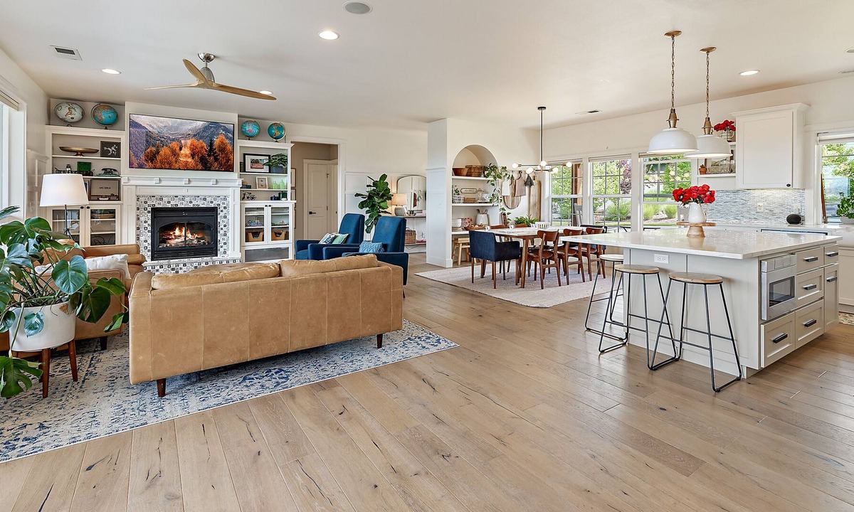 Medford House | Vista Pointe House-Family Friendly + Amazing Views