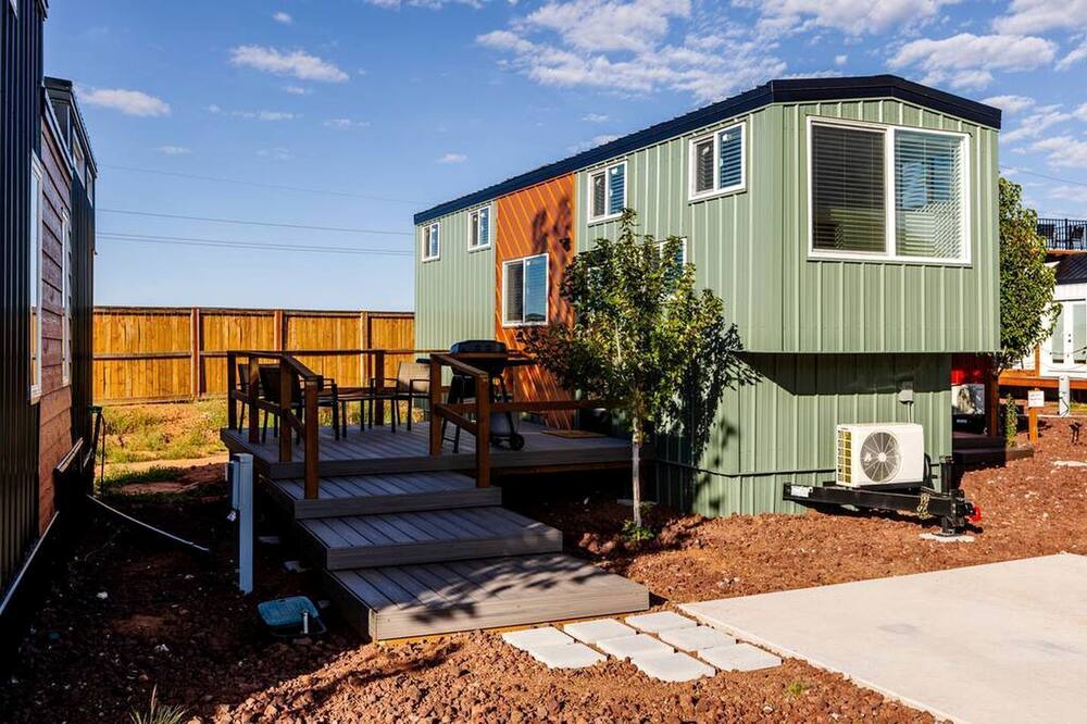 Apple Valley Cabin | Vistas of Zion: Tiny Home Sanctuary with Unforgettable Views in Apple Valley