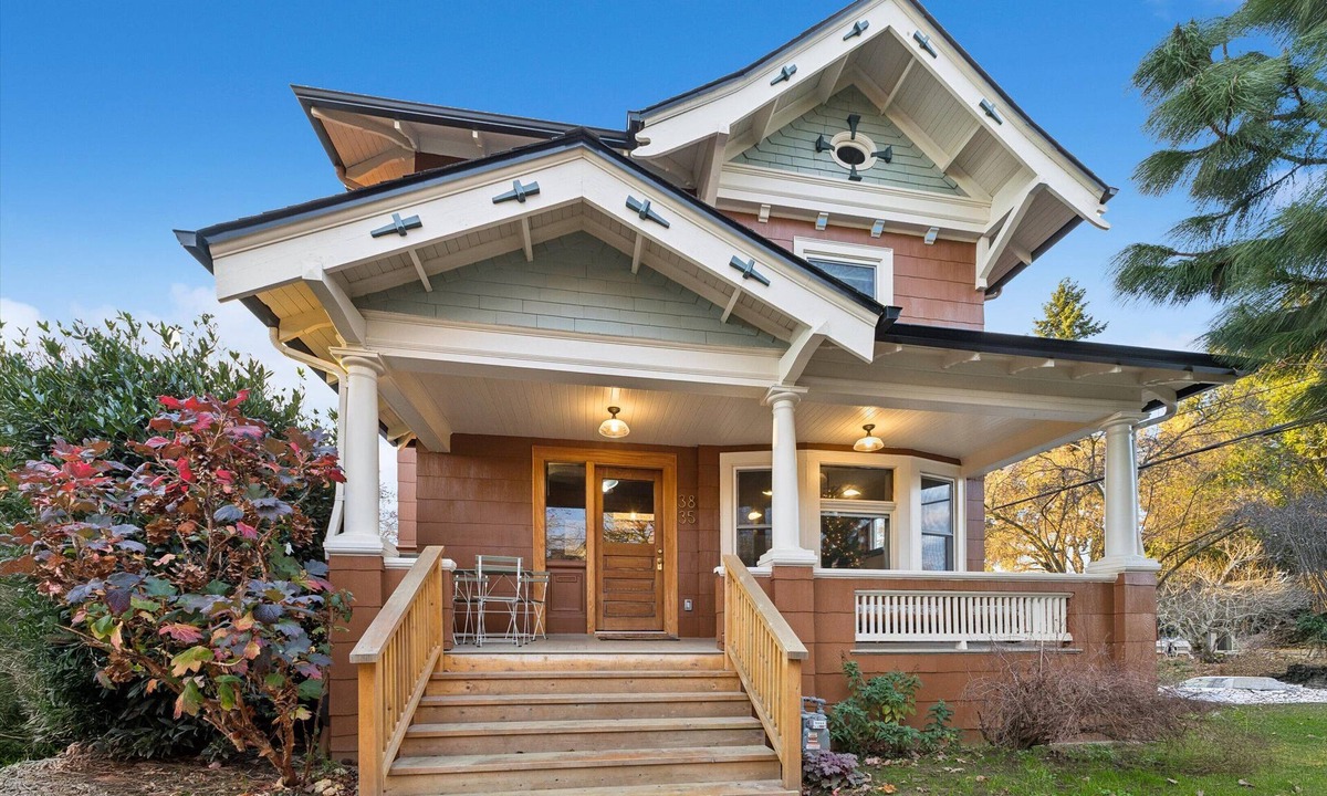 Mississippi District House | Voted best neighborhood, designer house, hot tub, steps from Mississippi Ave