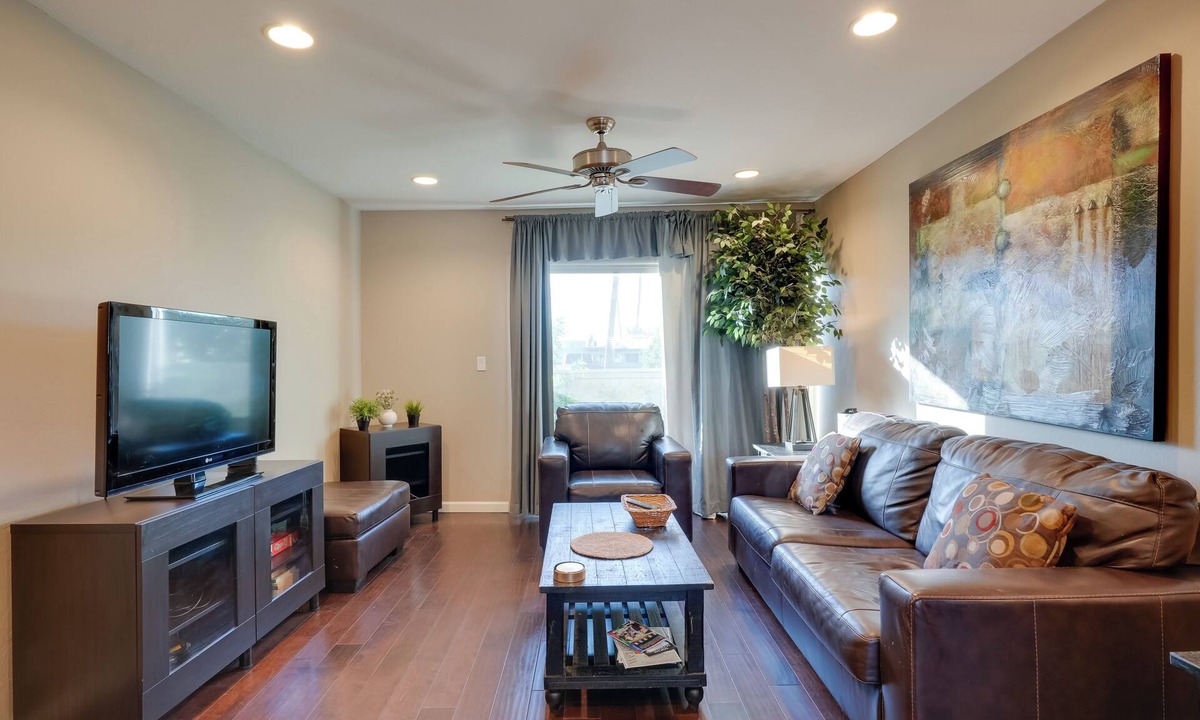 South Scottsdale Condo | Walk to Everything! Pet-Friendly Old Town Condo