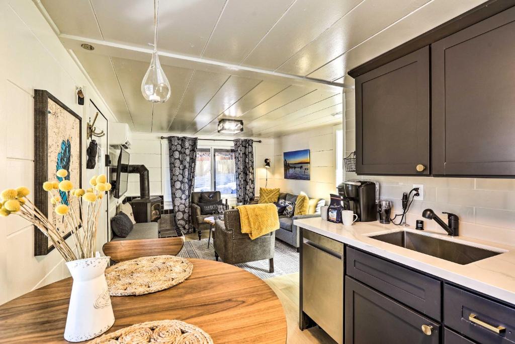 Lincoln Park House | Walk to Lake Tahoe: Cozy Zephyr Cove Cabin!