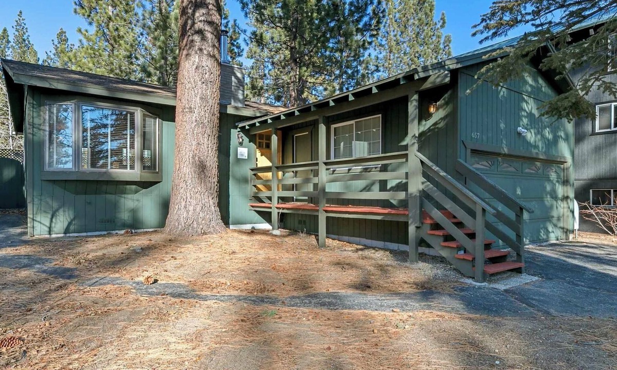 Al Tahoe House | Walk to Lake Tahoe + Private Hot Tub