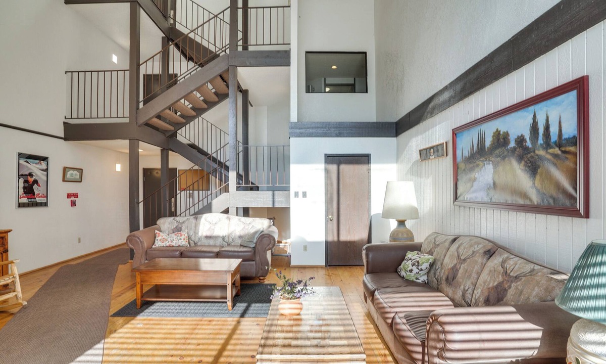 Brian Head Apartment | Walkable Brian Head Condo: Steps to Ski Resort!