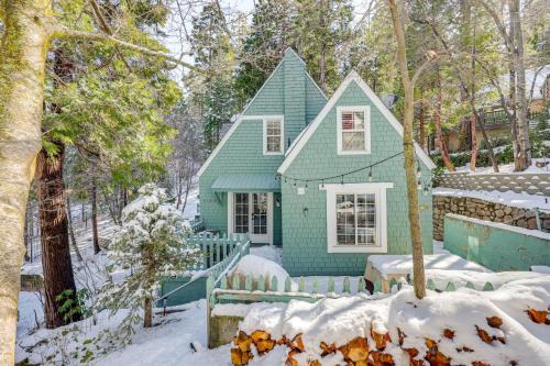 Lake Arrowhead House | Walkable 'Green Gables Cottage' in Lake Arrowhead