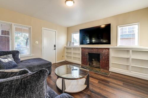 Governmental Mall House | Walkable Phoenix 2-Unit Hub Near Chase Field!