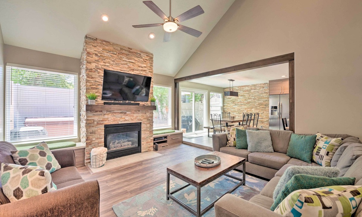 Cottonwood Heights House | 'Wasatch Basecamp' w/Hot Tub: Hike & Explore!