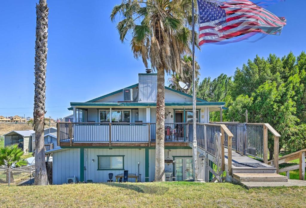 Bethel Island House | Waterfront Bethel Island Home w/Dock & Slip