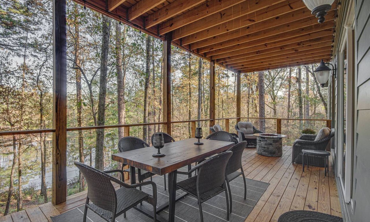 Tougaloo House | Waterfront Home w/3 Decks, Fire Pits and Hot Tub!