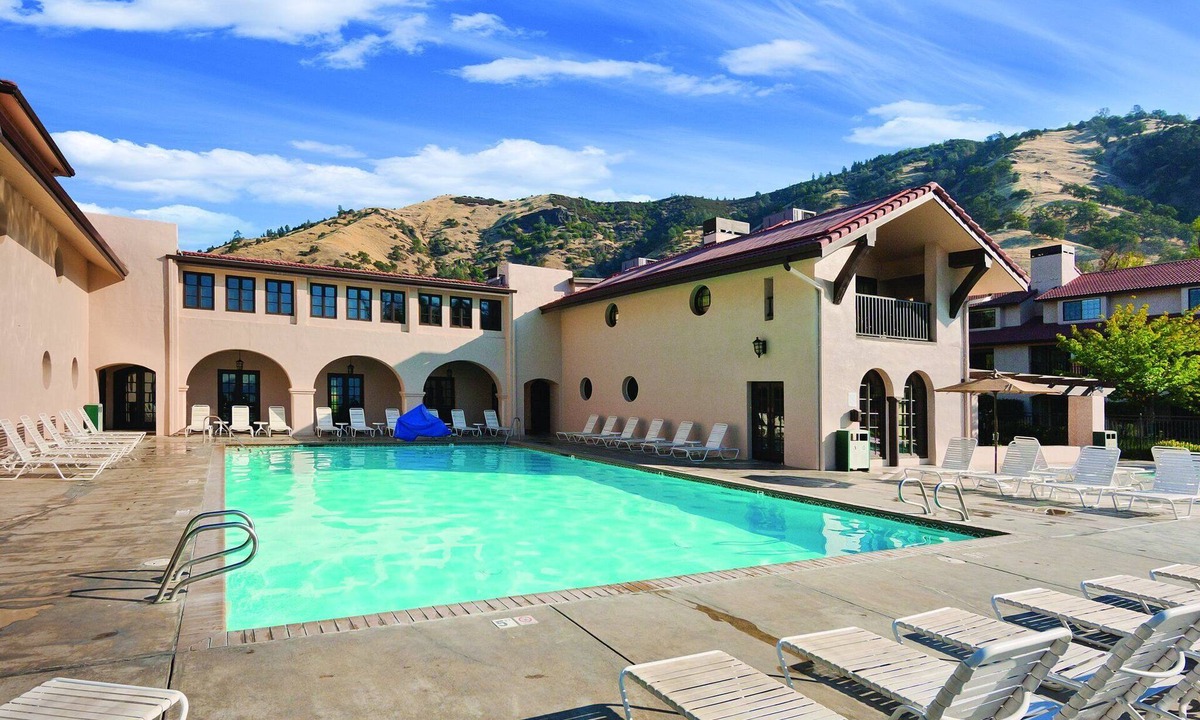 Nice Resort | Welcome to Clear Lake!