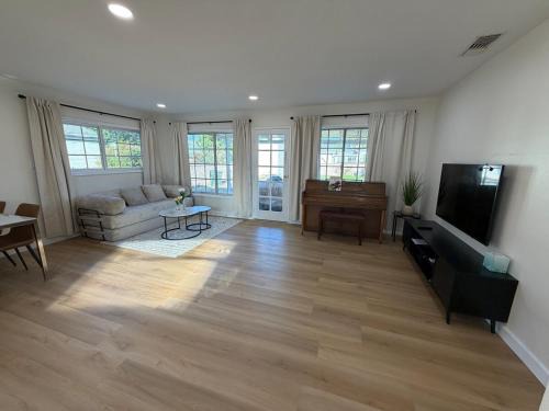 Walnut Valley House | West Covina Comfort House