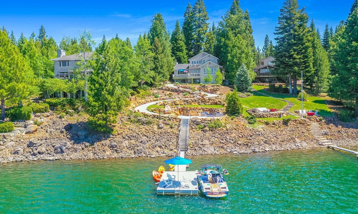 Lake Almanor West House | West Shore Lakefront Luxury Estate! Kayaks, Dock/Buoys, Exceptional Views!