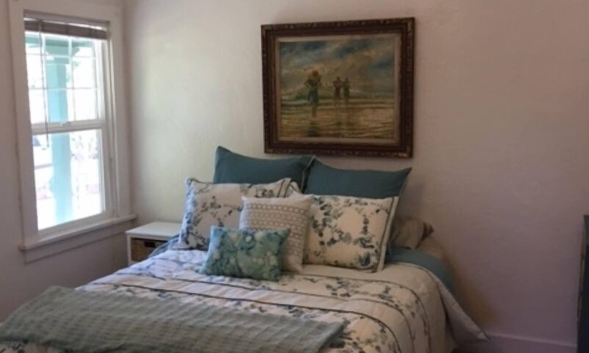 Atascadero House | Wine country bungalow