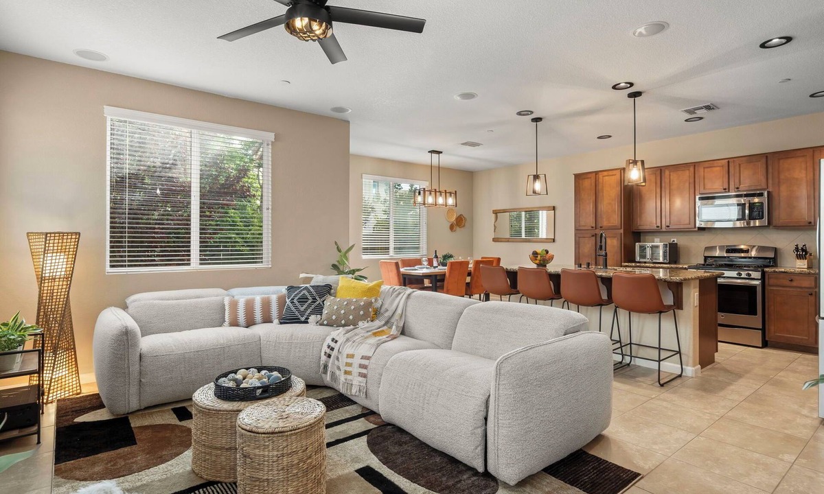 Vacaville House | Wine Country Farmhouse with Fire Pit & BBQ near Napa, San Francisco & Sacramento