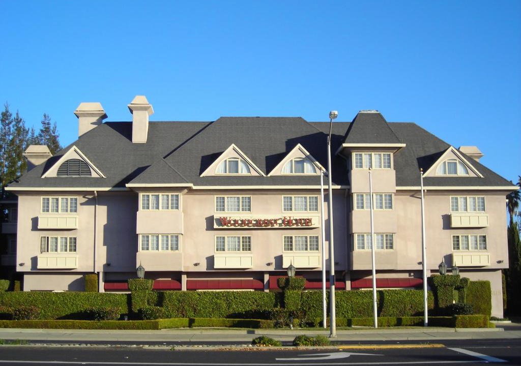 West San Jose Hotel | Woodcrest Hotel Cupertino