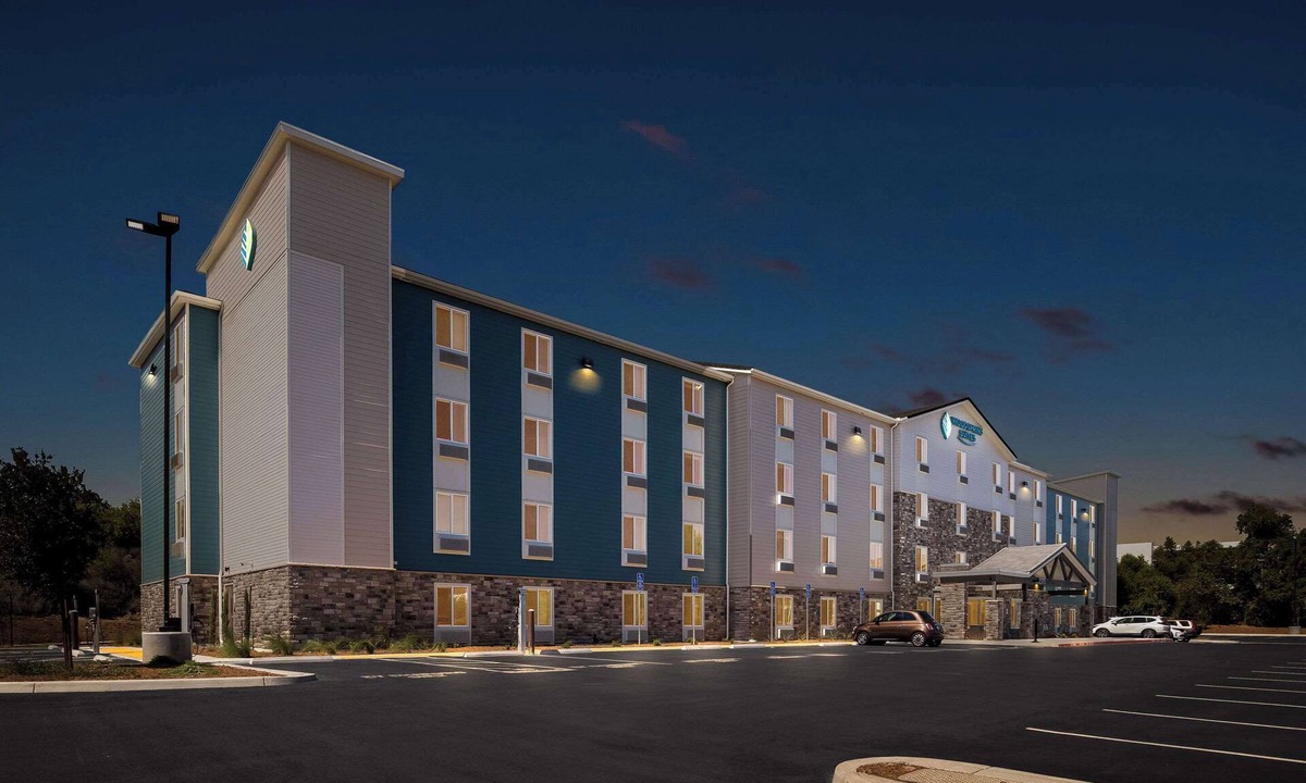 Corona Hotel | Woodspring Suites Corona