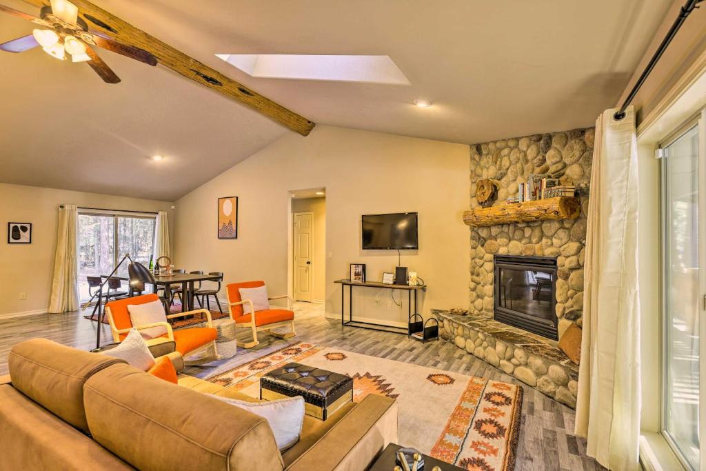 Three Rivers House | Woodsy Bend Vacation Rental - Pet Friendly!