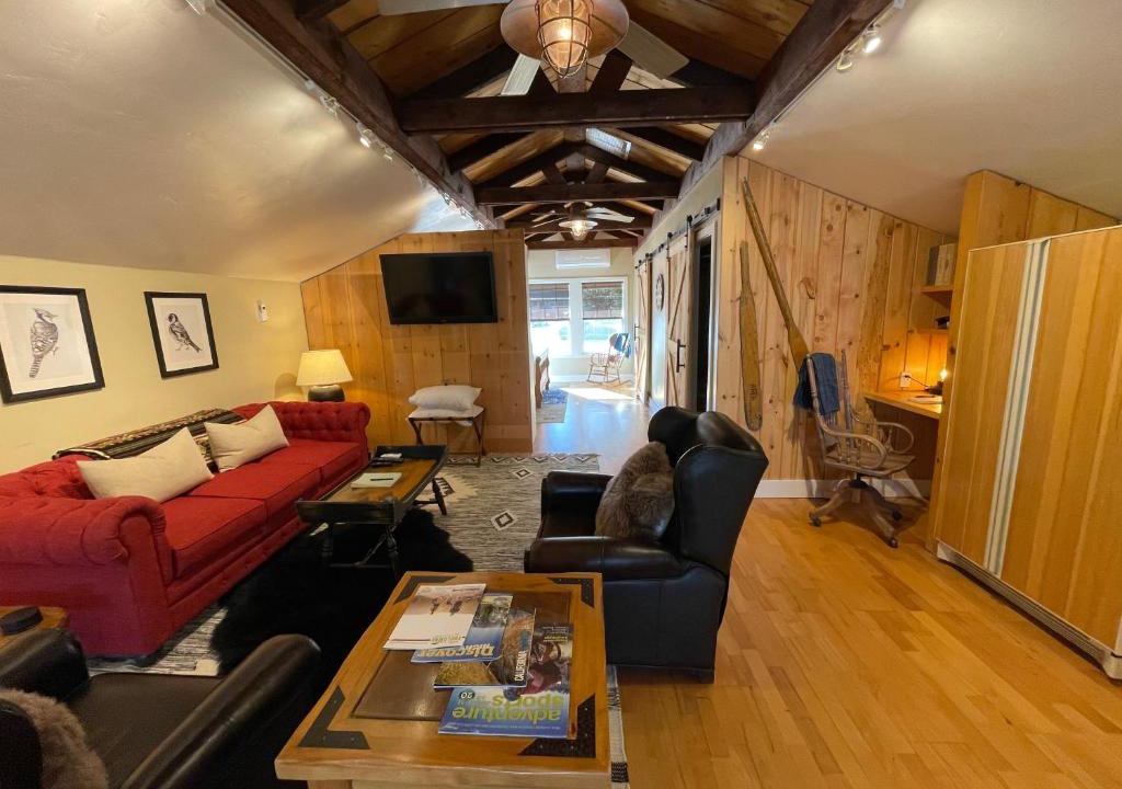 Groveland Hotel | Yosemite Basecamp