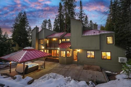 Yosemite West House | Yosemite Spirit