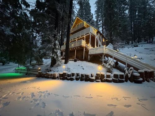 Yosemite West House | Yosemite West Retreat -A Frame Cabin- Inside the Park