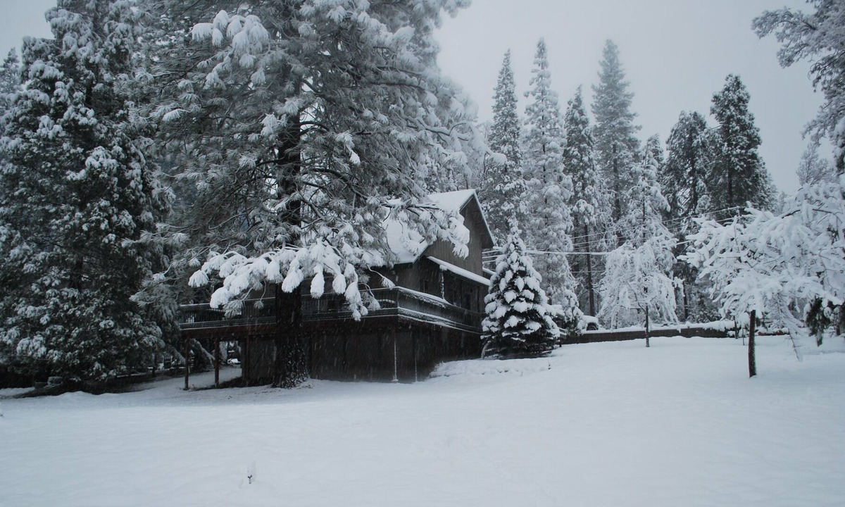 Mariposa House | Yosemite’s Hitescove Hideaway!